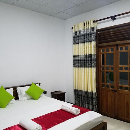 دامبولا Yashumi Homestay المظهر الخارجي الصورة