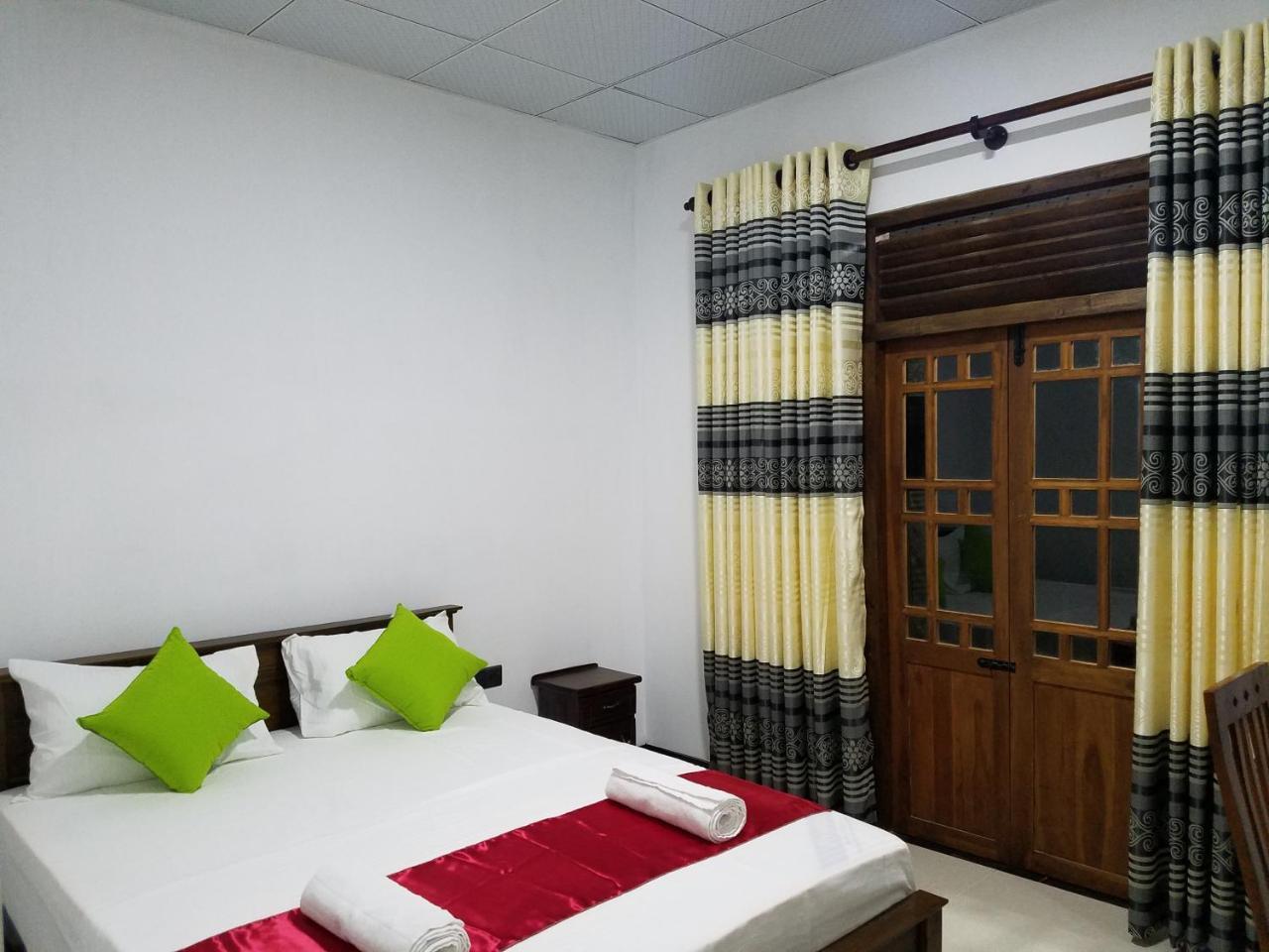 دامبولا Yashumi Homestay المظهر الخارجي الصورة