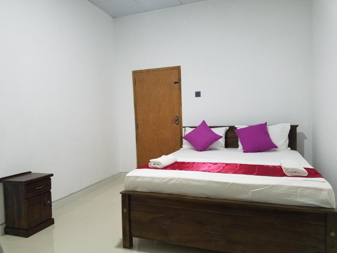 دامبولا Yashumi Homestay المظهر الخارجي الصورة