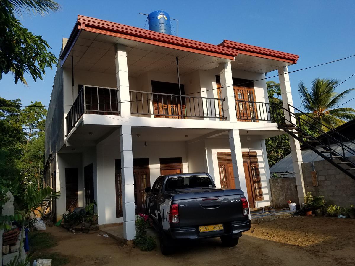 دامبولا Yashumi Homestay المظهر الخارجي الصورة