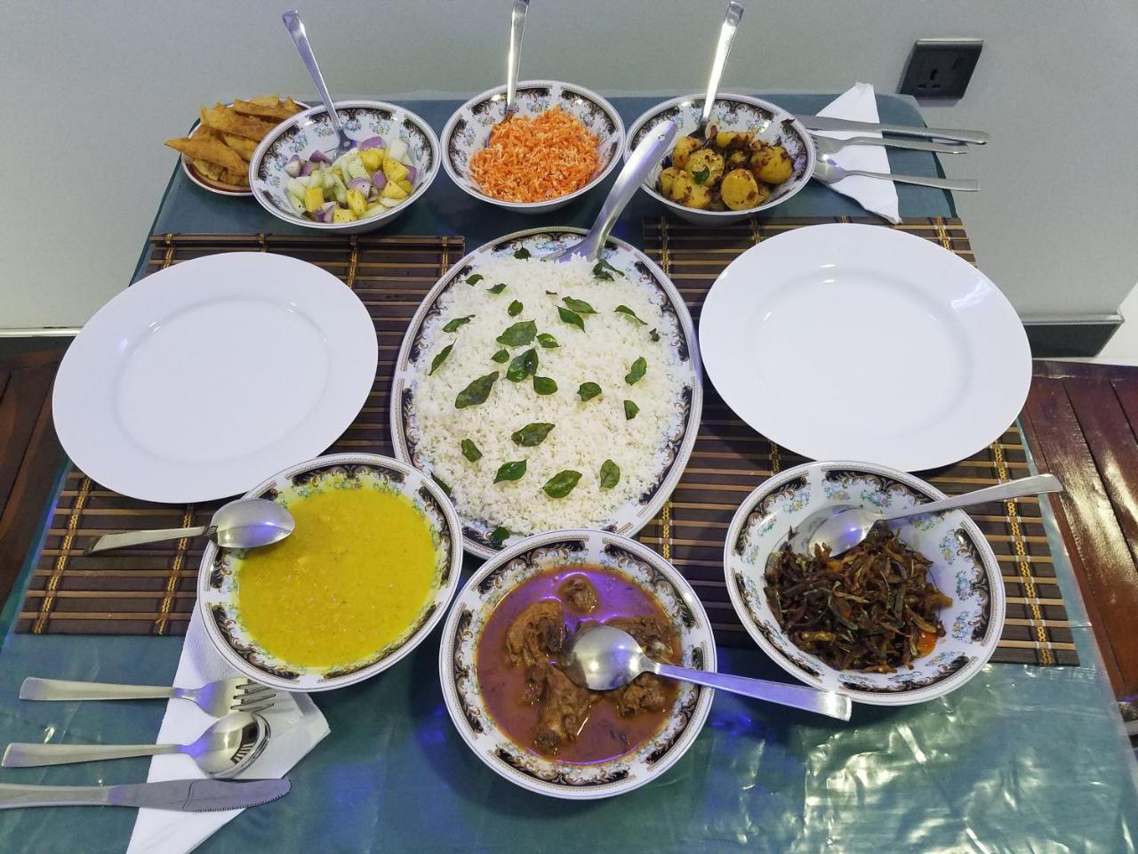دامبولا Yashumi Homestay المظهر الخارجي الصورة